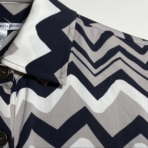 DIANE von FURSTENBERG Silk Chevron Shirt dress 6 - Picture 9 of 10